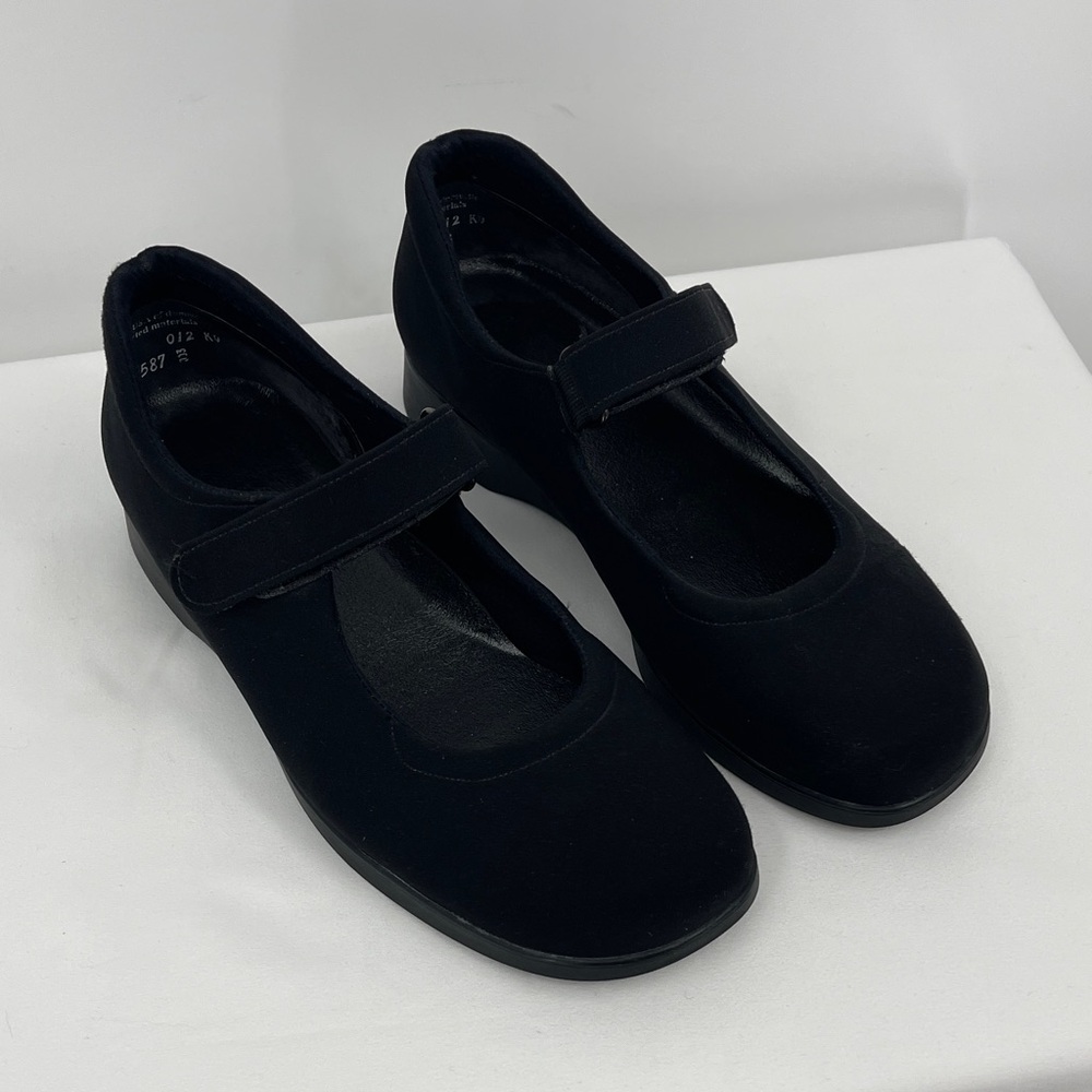 MUNRO AMERICAN SIZE 10W Women's Black Mary Jane Comfort Shoes